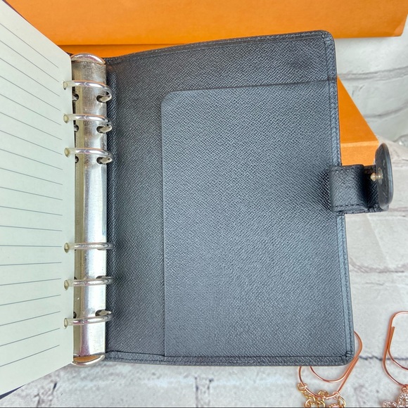 Louis Vuitton MM SIZE black taiga leather agenda planner with paper clips - Picture 5 of 15